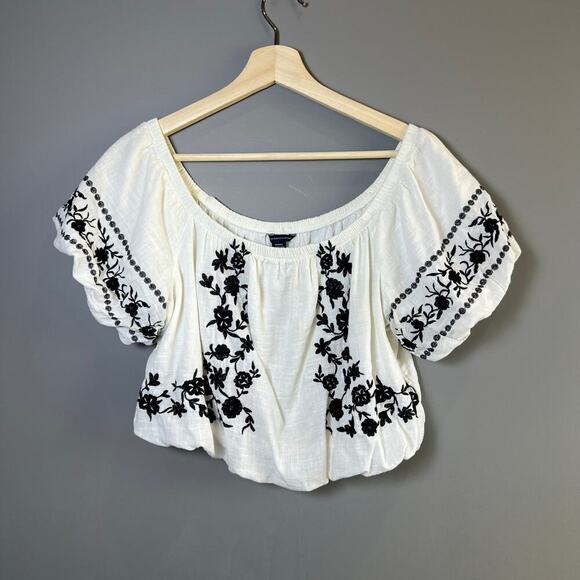 American Eagle Boho Embroidered Cream and Blue Top Blouse Size Medium - Picture 1 of 8
